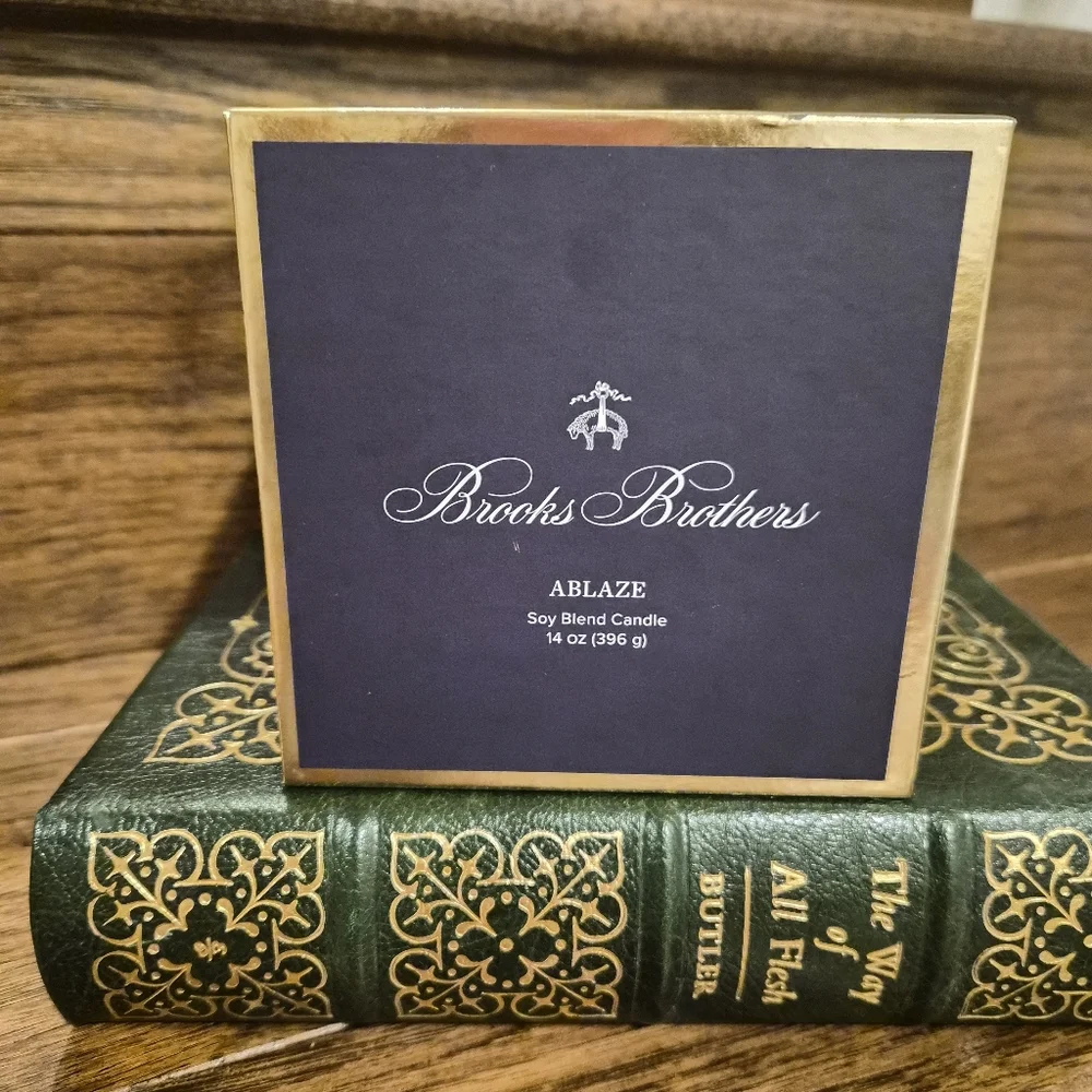 Brooks Brothers Scented Candle NWT - Picture 2 of 5